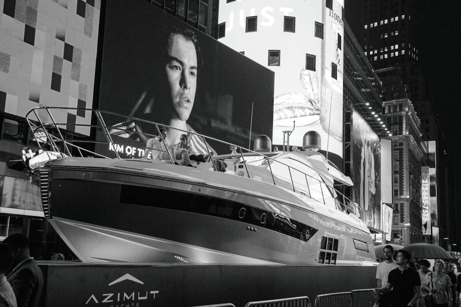 azimut yacht history